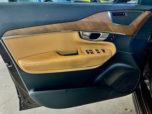 Used 2018 Volvo XC90 T8 Inscription image 14