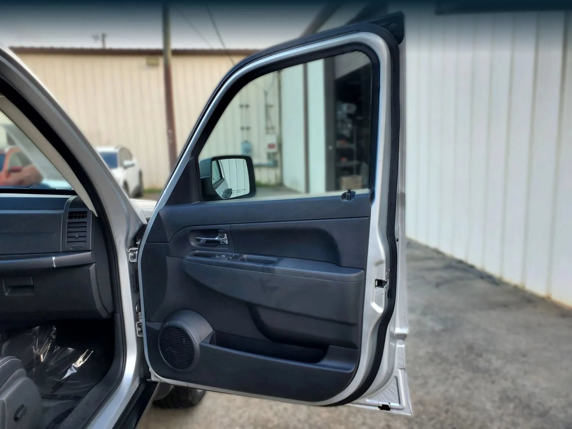 Used 2012 Jeep Liberty Sport AWD/4WD image 22