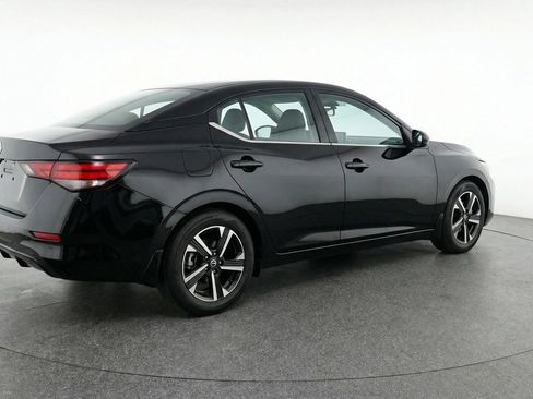 Used 2025 Nissan Sentra SV image 9