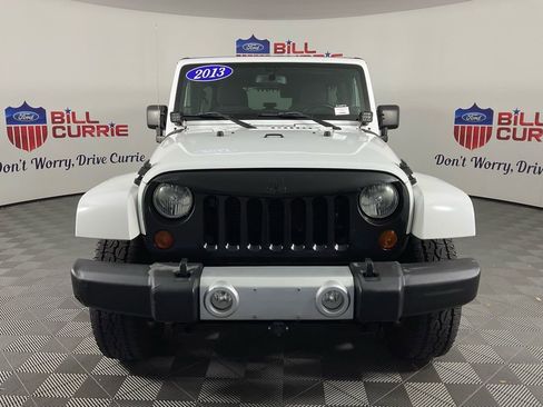 Used 2013 Jeep Wrangler Unlimited Sahara image 8