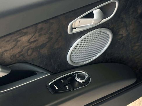 Used 2022 Aston Martin DB11 Coupe RWD image 21