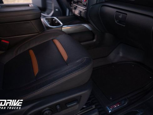 Used 2022 GMC Sierra 1500 AT4 w/ AT4 Premium Package image 18