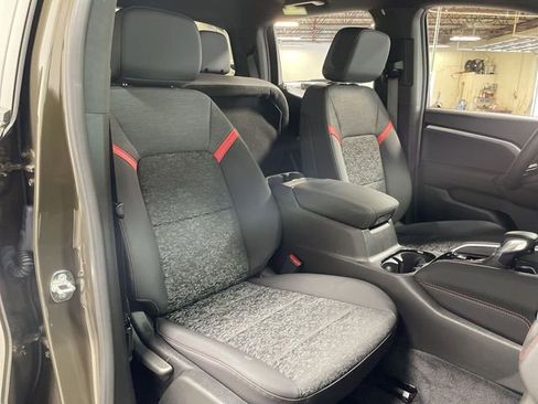 Used 2023 Chevrolet Colorado Z71 w/ Z71 Convenience Package 2 image 27