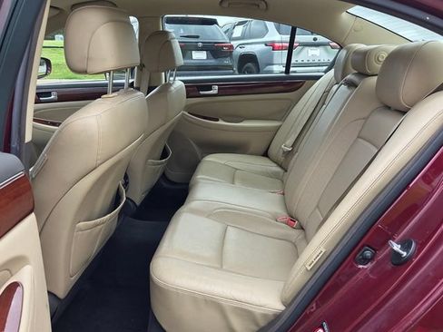 Used 2012 Hyundai Genesis 3.8 RWD image 6