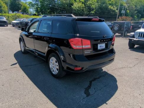 Used 2019 Dodge Journey SE FWD image 7