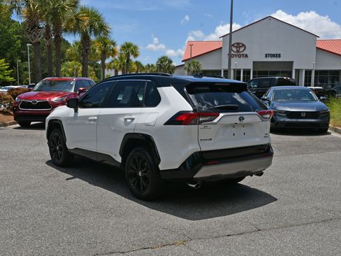 Used 2023 Toyota RAV4 XSE AWD/4WD image 3