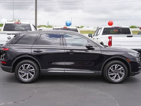 Used 2024 Lincoln Corsair FWD w/ Equipment Group 101A image 5