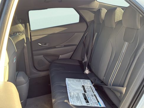 Used 2025 Hyundai Elantra Sport FWD image 27