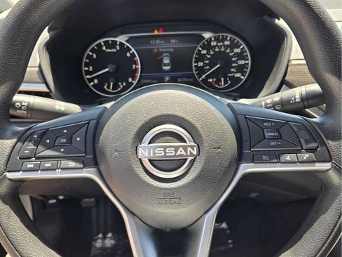 Used 2024 Nissan Altima 2.5 SV FWD image 27