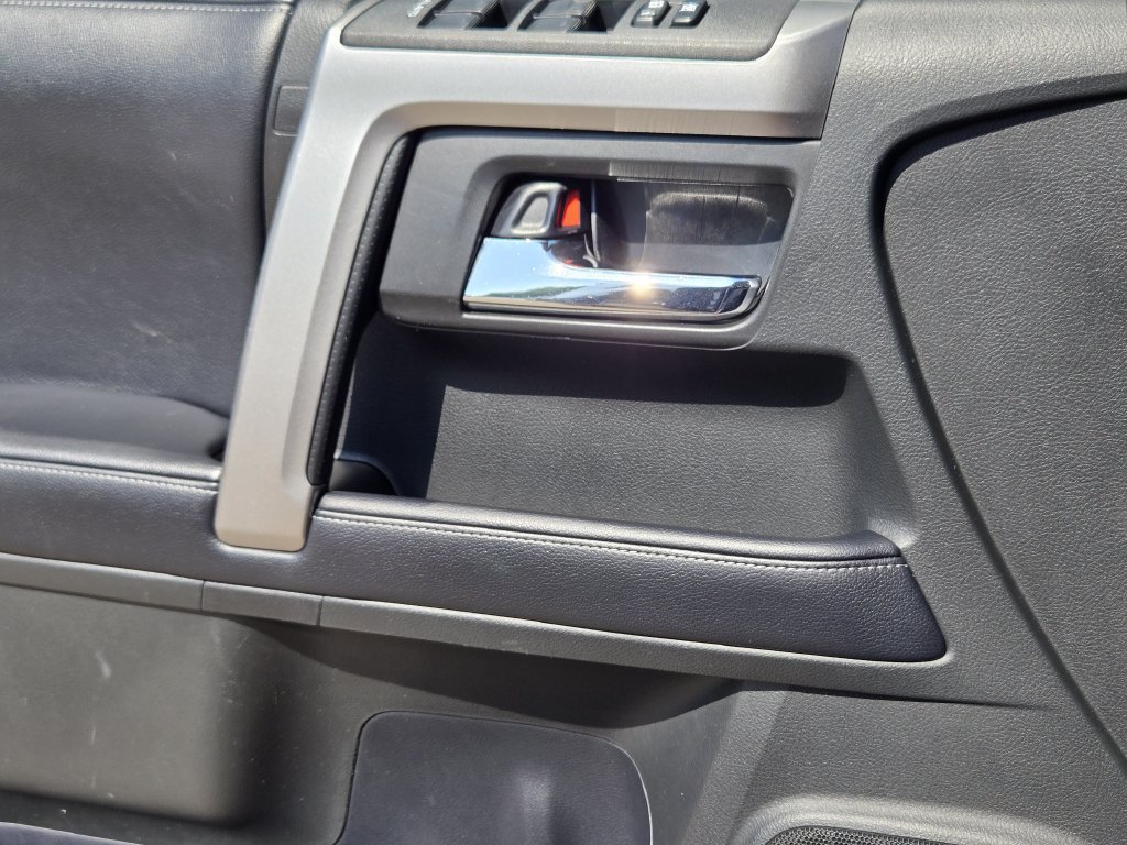 Used 2018 Toyota 4Runner SR5 RWD image 27