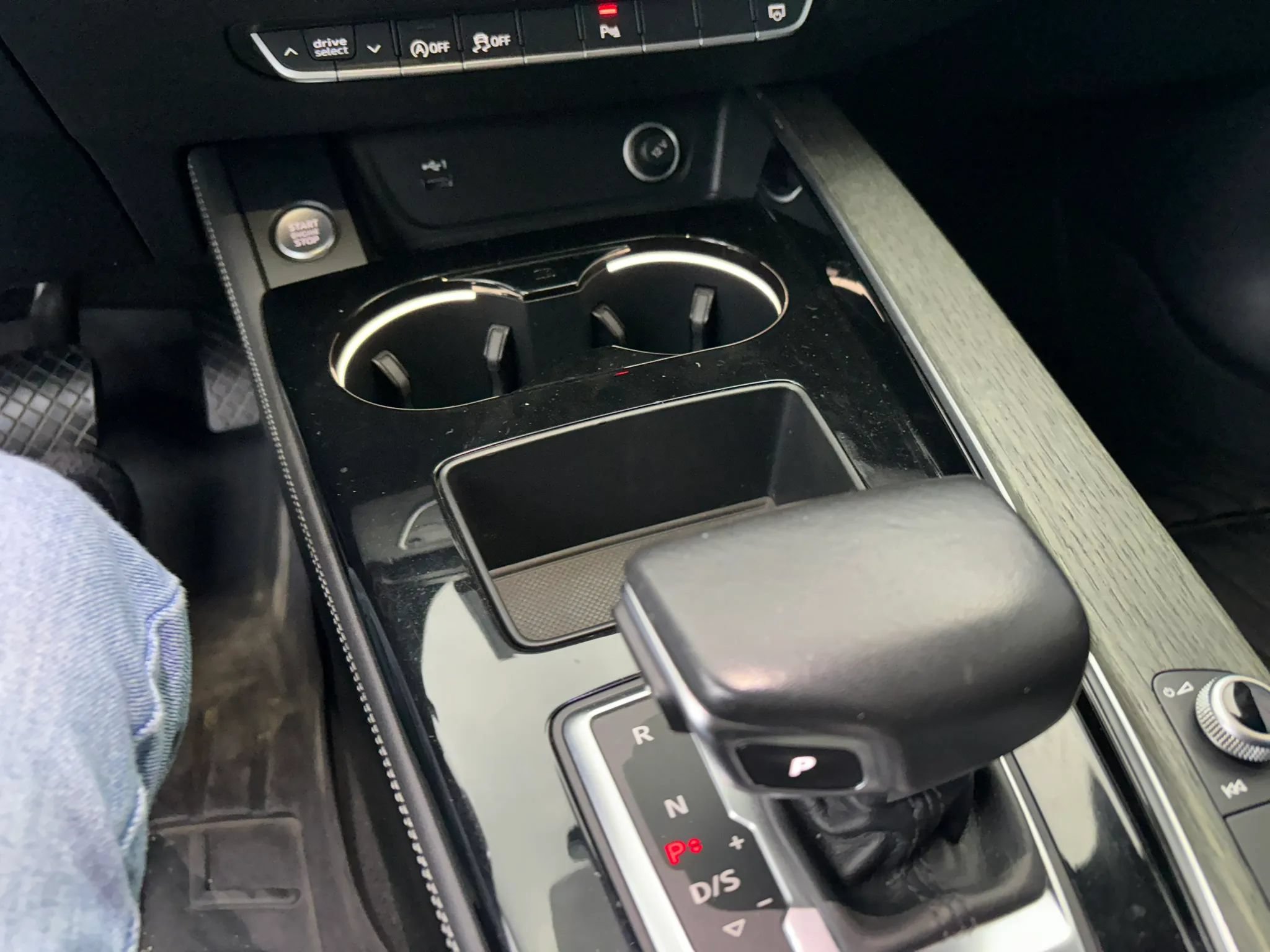 Used 2022 Audi A4 2.0T Premium Plus AWD/4WD image 28