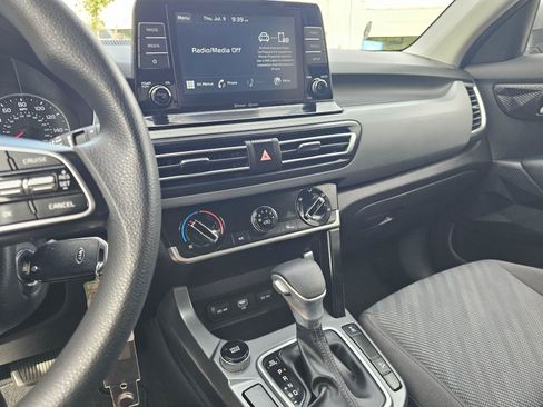 Used 2021 Kia Seltos LX AWD/4WD image 31