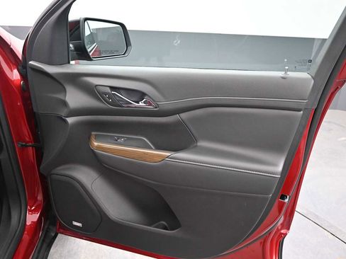 Used 2023 GMC Acadia SLE w/ Driver Convenience Package image 19