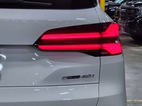 Used 2024 BMW X5 sDrive40i w/ Parking Assistance Package RWD image 19