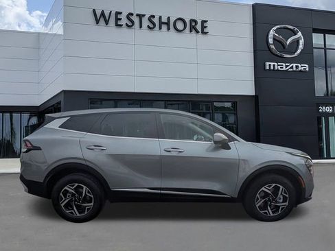 Used 2024 Kia Sportage LX image 2