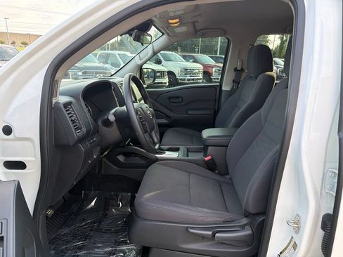 Used 2024 Nissan Frontier S AWD/4WD image 11