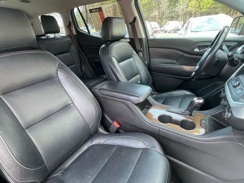 Used 2019 GMC Acadia SLE image 26