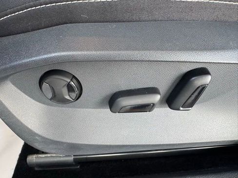 Used 2024 Volkswagen Taos SE FWD image 20