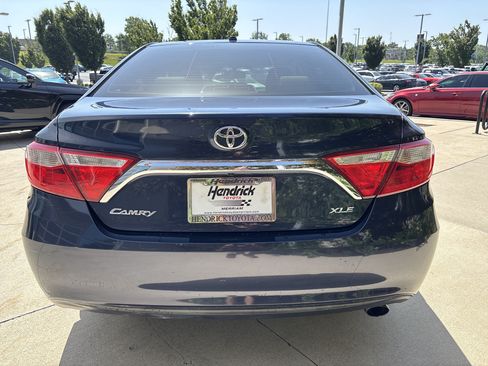 Used 2017 Toyota Camry XLE FWD image 8