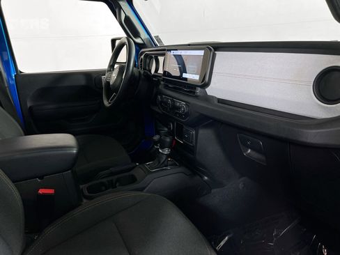 Used 2024 Jeep Gladiator Sport image 25