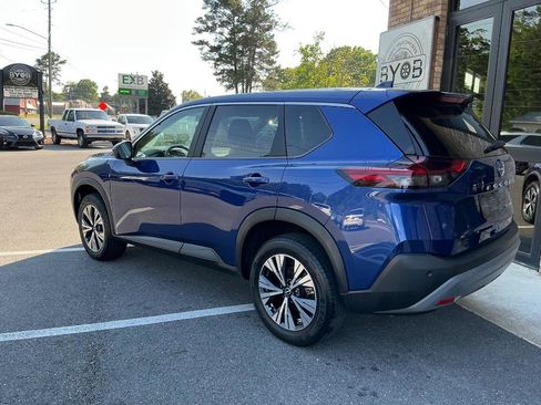 Used 2023 Nissan Rogue SV AWD/4WD image 3
