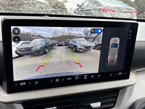 Used 2025 Ford Explorer Active w/ Active Comfort Package image 17