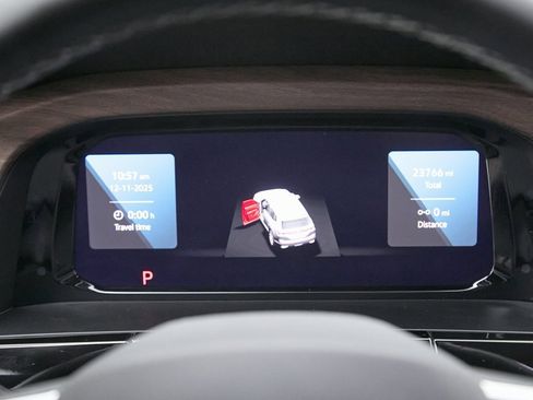 Used 2025 Volkswagen Atlas SE image 14