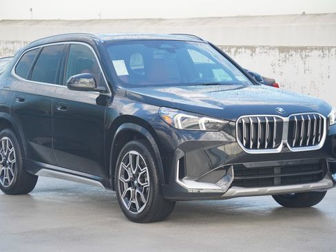 Used 2026 BMW X1 xDrive28i w/ Technology Package AWD/4WD image 3