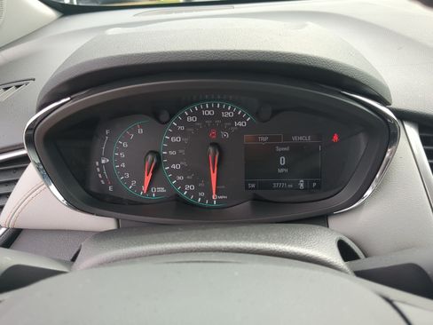 Used 2022 Chevrolet Trax LT w/ LT Convenience Package AWD/4WD image 15