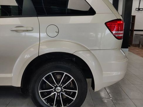 Used 2018 Dodge Journey SE w/ Blacktop Package image 4