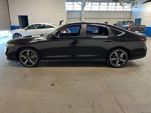 Used 2024 Honda Accord Sport image 6