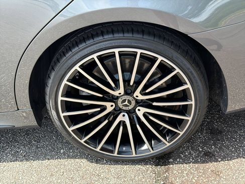 Used 2022 Mercedes-Benz S 580 4MATIC Sedan w/ AMG Line Package image 19