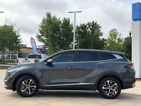 Used 2023 Kia Sportage EX FWD image 8