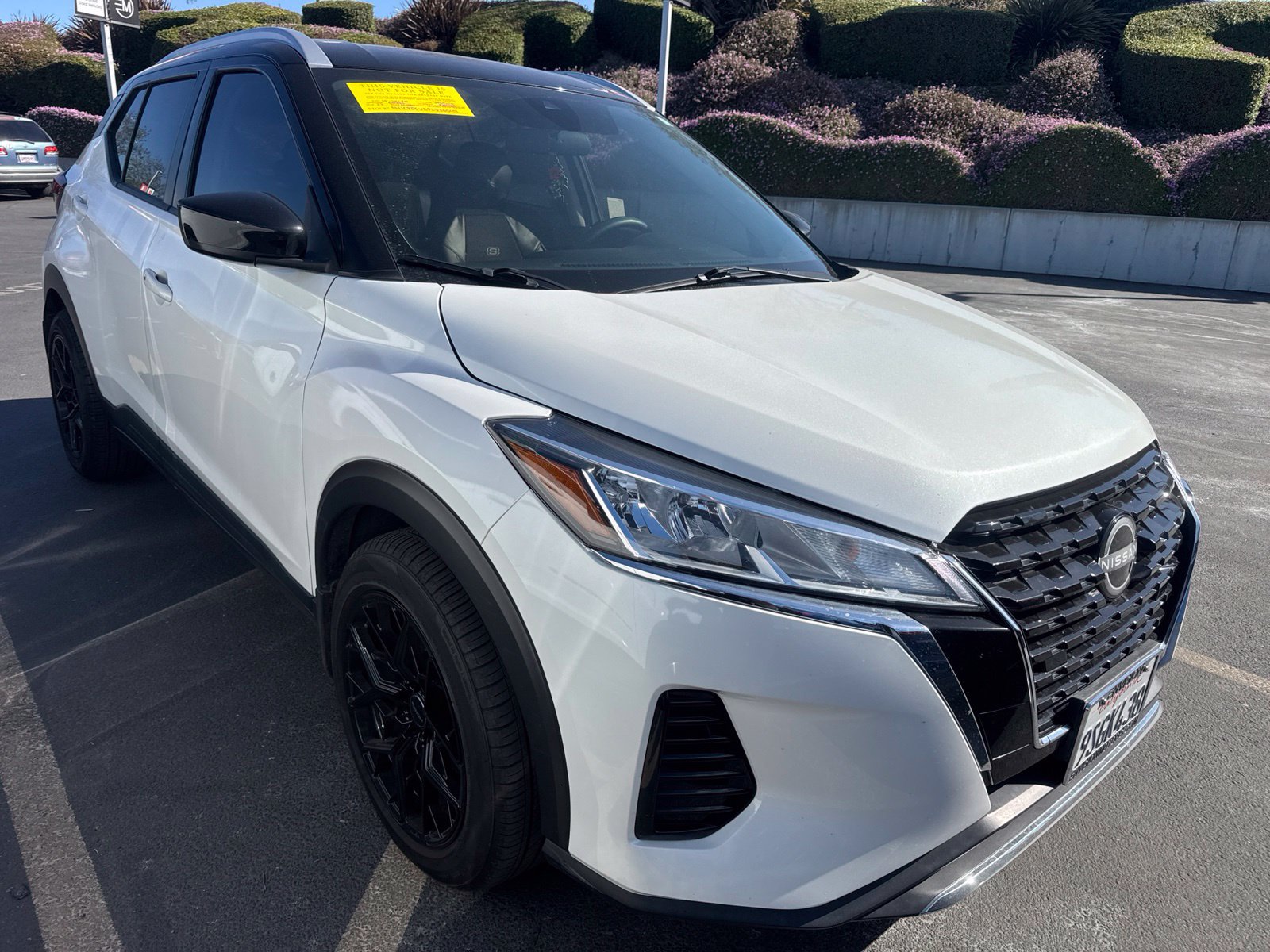 Used 2023 Nissan Kicks SV FWD image 1