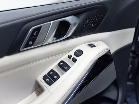 Certified 2022 BMW X5 M50i w/ Executive Package image 12