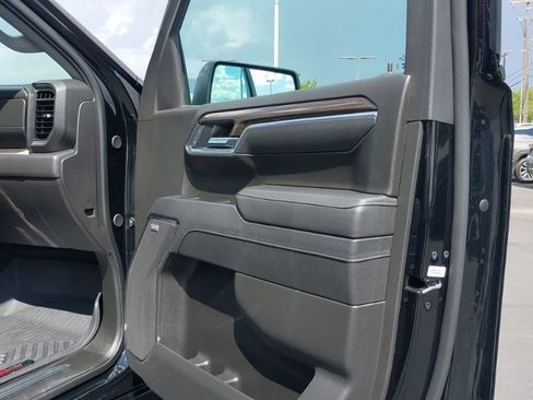 Used 2025 Chevrolet Silverado 1500 LT Trail Boss w/ Convenience Package II AWD/4WD image 13