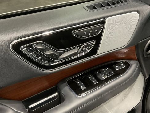 Used 2024 Lincoln Navigator L Reserve image 7