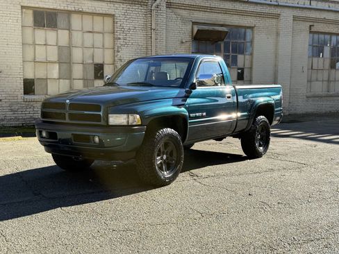 Used 1997 Dodge Ram 1500 Truck 4x4 Regular Cab image 3