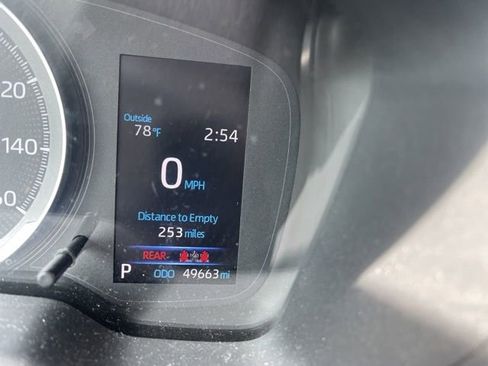 Used 2022 Toyota Corolla Cross L image 10