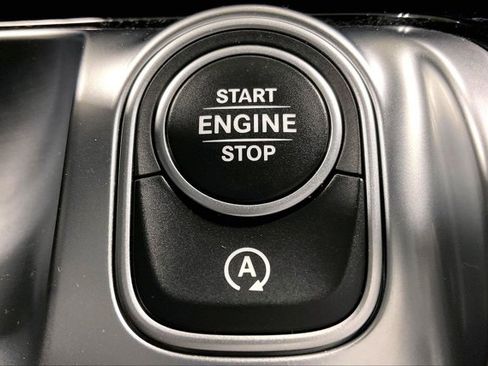 Used 2021 Mercedes-Benz GLB 35 AMG 4MATIC image 36