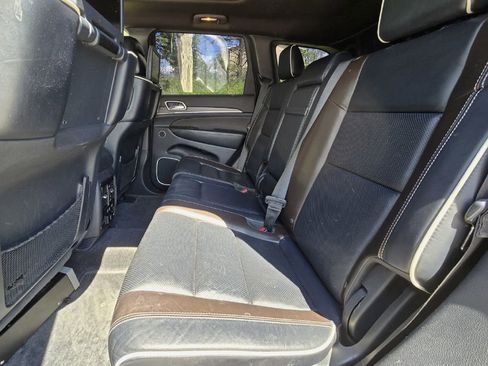 Used 2015 Jeep Grand Cherokee Overland w/ Advanced Technology Group AWD/4WD image 14