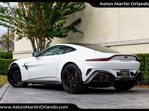Used 2025 Aston Martin V8 Vantage Coupe image 31