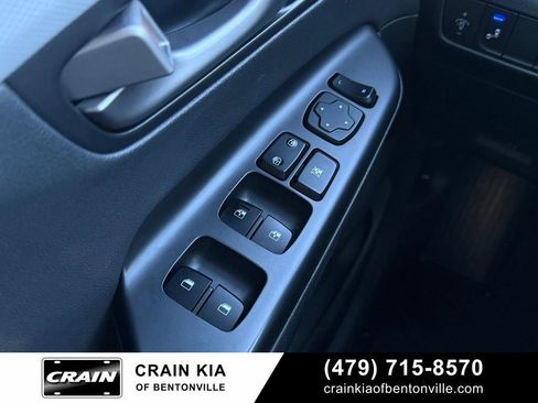 Used 2018 Hyundai Kona Limited FWD image 17
