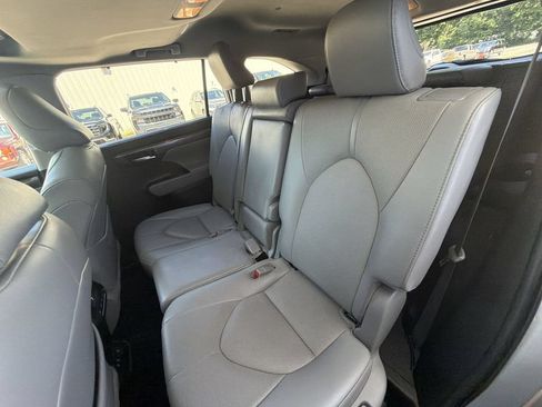 Used 2021 Toyota Highlander Limited AWD/4WD image 26