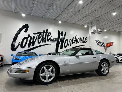 Used 1996 Chevrolet Corvette Coupe RWD image 1