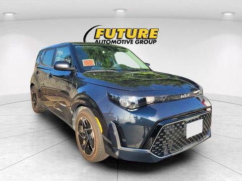 Used 2023 Kia Soul EX FWD image 1