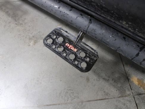 Used 2016 Toyota Tacoma Limited image 14