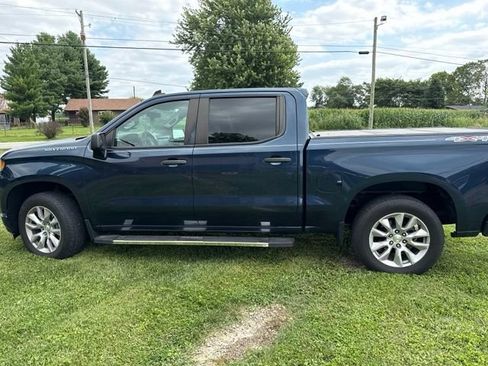 Used 2020 Chevrolet Silverado 1500 Custom w/ Custom Value Package AWD/4WD image 1