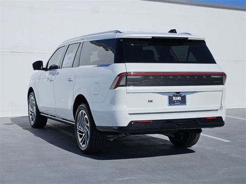 New 2025 Lincoln Navigator L Reserve image 5