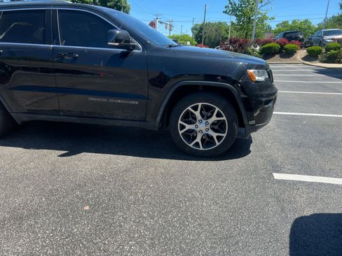 Used 2019 Jeep Grand Cherokee Limited AWD/4WD image 13